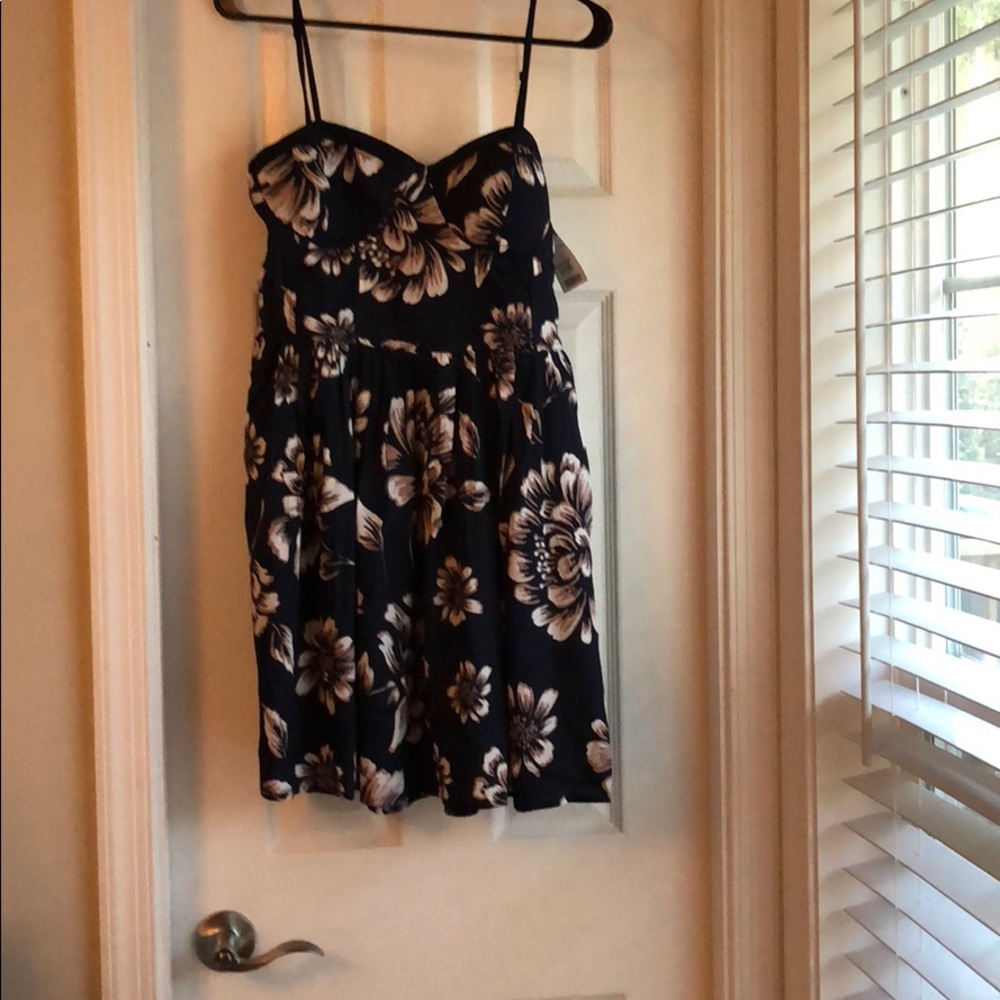 Cute little party dress! Never worn